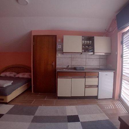 Red Apartman 2 Trebinje Eksteriør billede